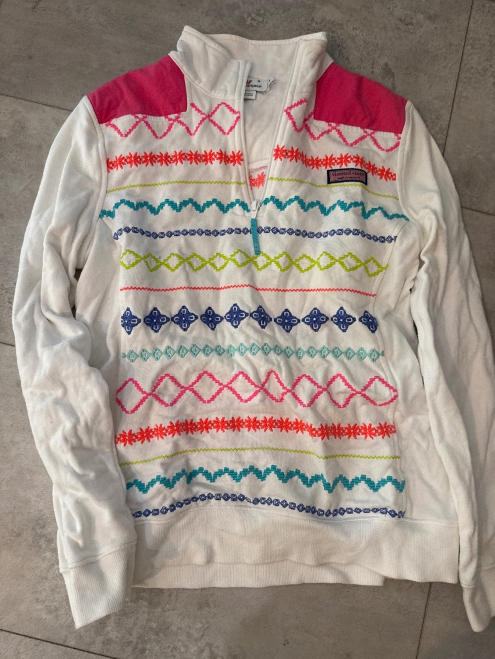 Vineyard vines sweat shirt